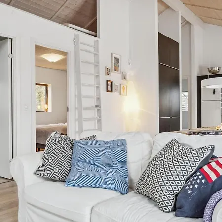 Semesterbostad 2 Bedroom Lovely In Lsted *