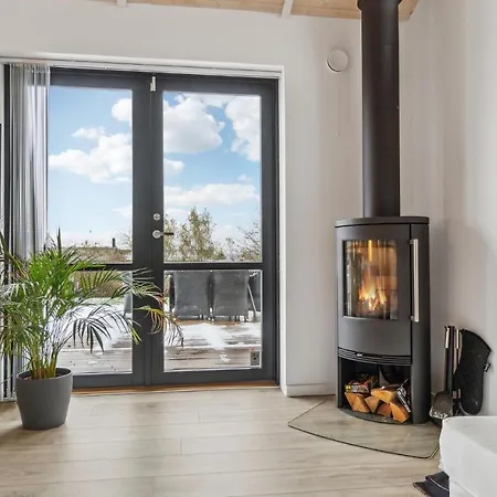 2 Bedroom Lovely In Lsted